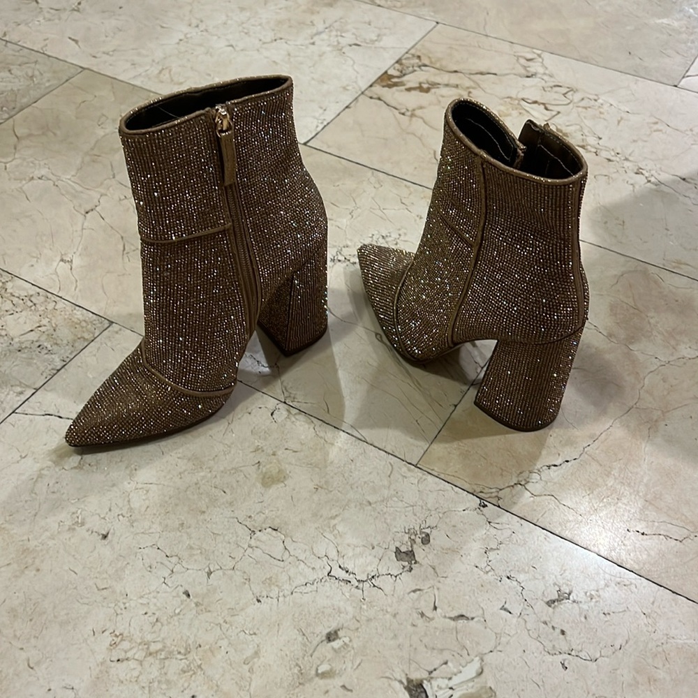 Steve Madden gold glitter shoes